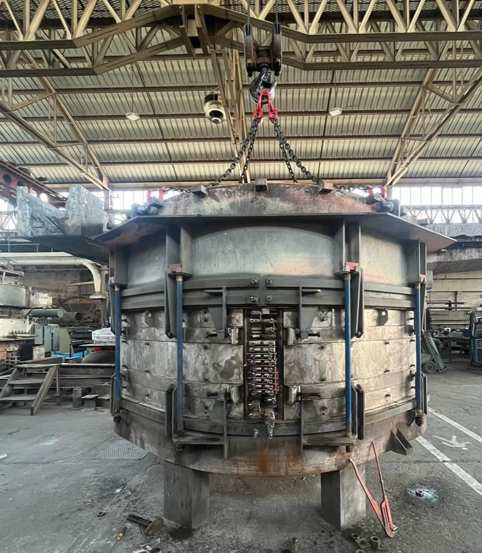 CAP 25 coreless furnace body as received for refit, worn and oxidized